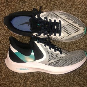 Nike Zoom Winflo RunFast Tennis Shoes like new